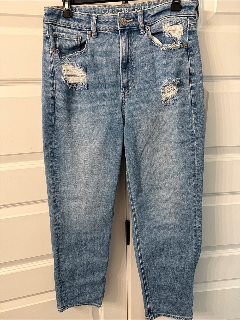 American Eagle Outfitters Light Blue High-Rise Cropped Distressed Jeans
